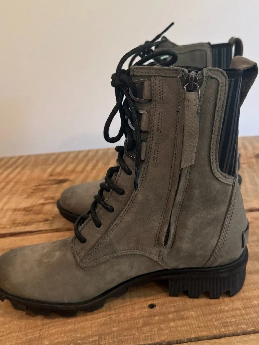 Sorel Phoenix Lace in Quarry NEW Size 7